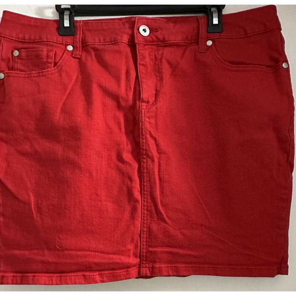 Torrid Feel The Fit Woman's Red Denim Mini Skirt 18” Long 5 Pockets Size 20